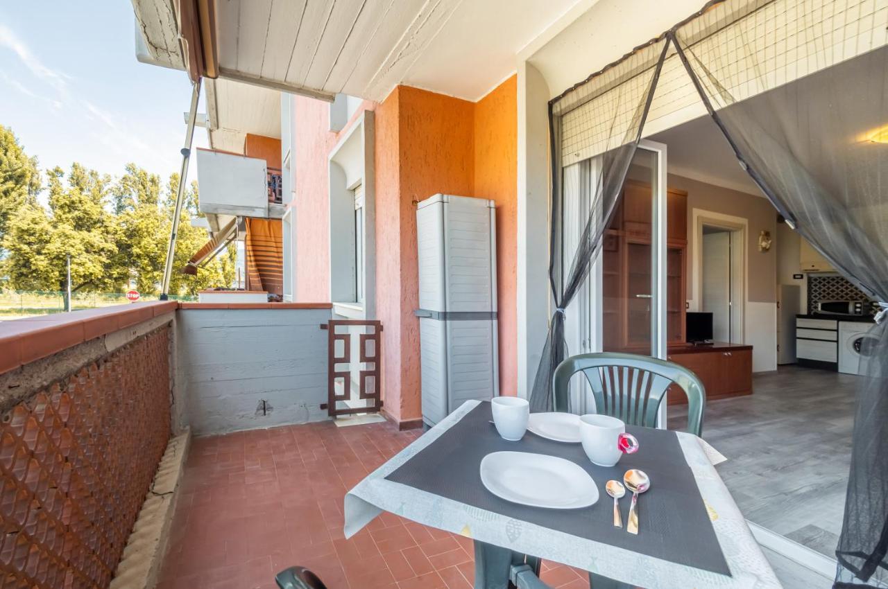 Domus Lucis Apartment Terrace & Private Parking Marinella di Sarzana Esterno foto